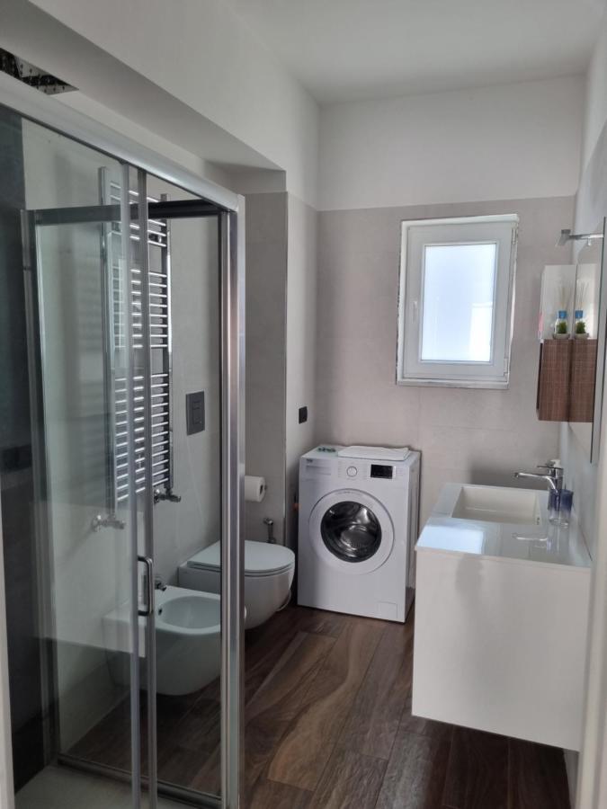 Metro Art Apartment